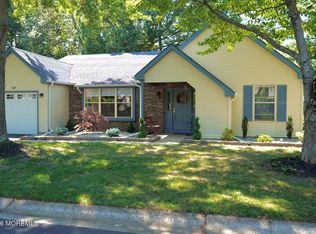 330 Gardenia Dr, Whiting, NJ 08759