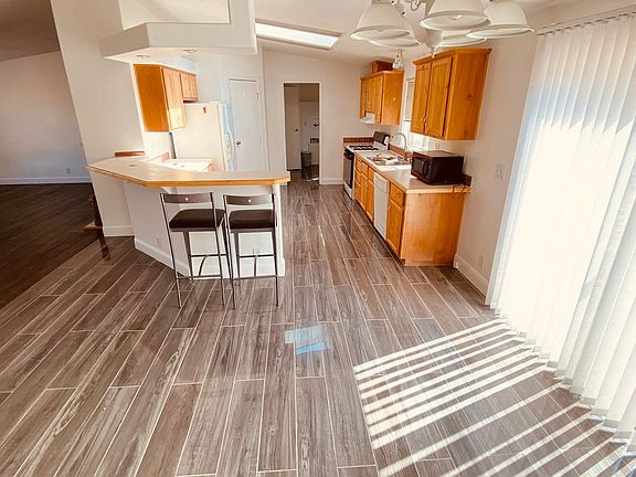 2nd image of 5445 Tamarack Ave