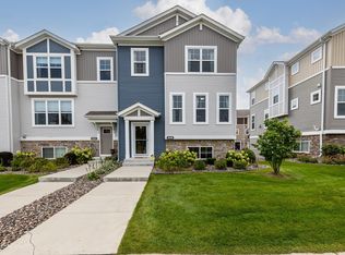 6940 Huckleberry Dr, Excelsior, MN 55331