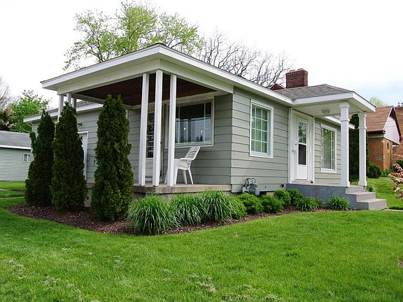 4th image of 801 Everglade Dr SE