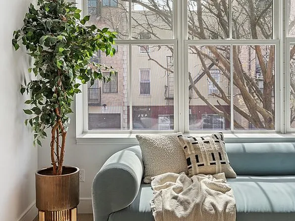 193 22nd St APT 3, Brooklyn, NY 11232