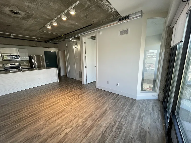 200 S Center St #311 — Photo 2