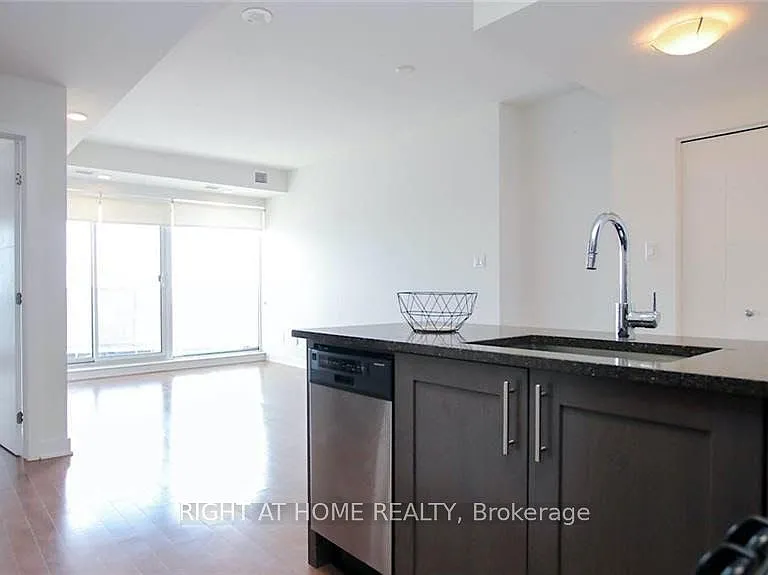 40 Nepean St #2306 — Photo 12