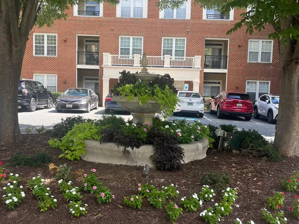 9405 Blackwell Rd APT 310, Rockville, MD 20850