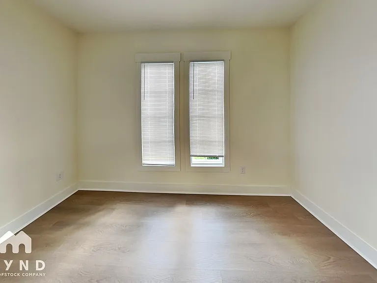 501 Everette St — Photo 15