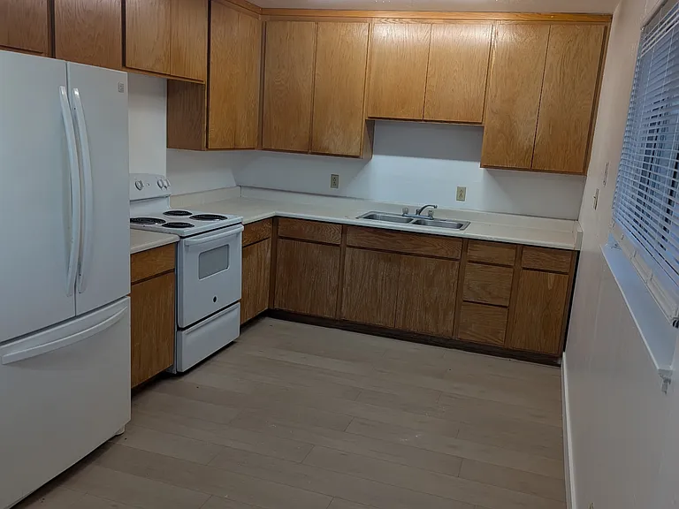 668 Cooper Ave #7 — Photo 2