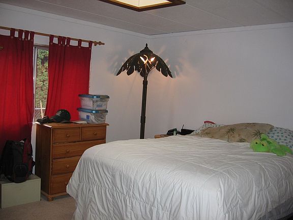 master bed room/6x5 walk-in closet