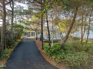 5825 Hacienda Ave, Lincoln City, OR 97367