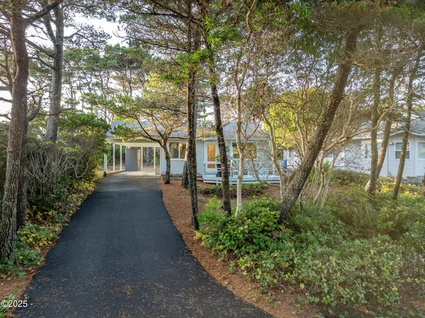 5825 Hacienda Ave, Lincoln City, OR 97367