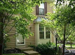 1502 Autumn Ridge Cir, Reston, VA 20194