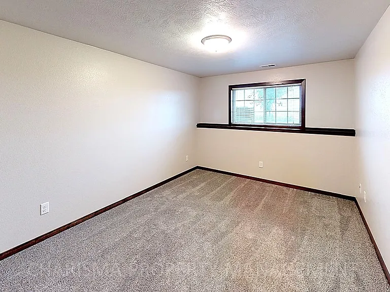 Horizon Properties — Photo 31