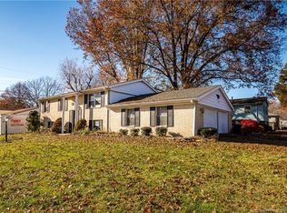 2915 Winchester Rd, Jeffersonville, IN 47130