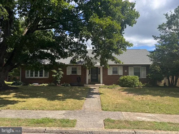 222 Potomac Hts, Hagerstown, MD 21742