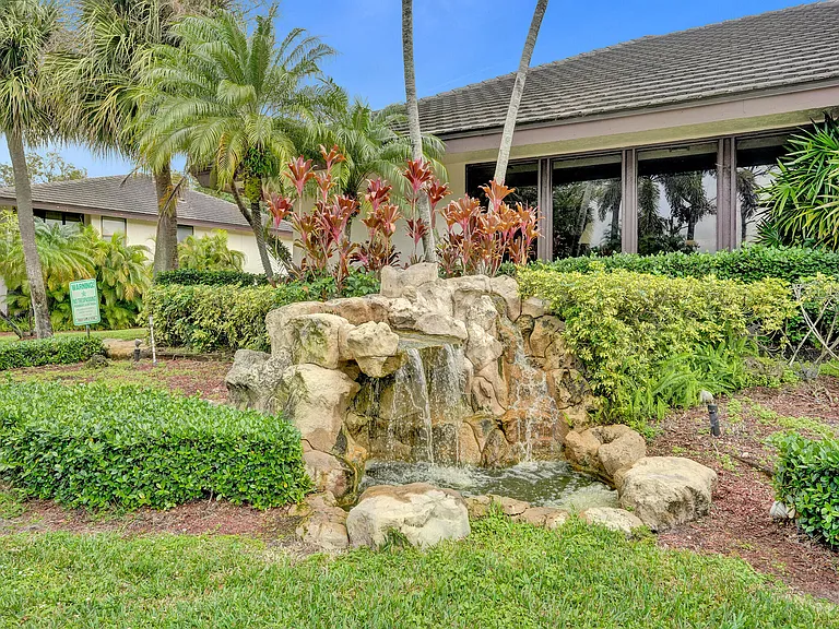 9280 Sabal Ridge Cir #B — Photo 50
