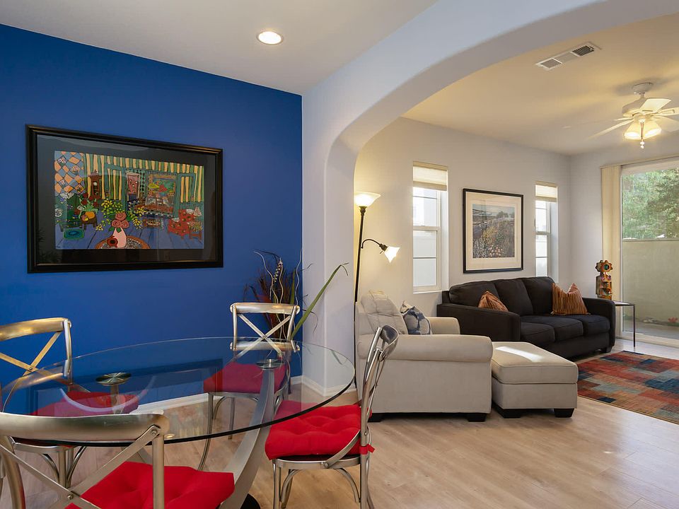 1st image of 518 Calle Vibrante