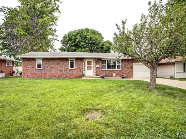 416 Sanders St, Bethalto, IL 62010