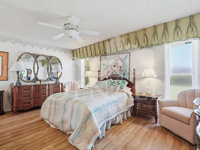 9807 W Mockingbird Dr — Photo 18