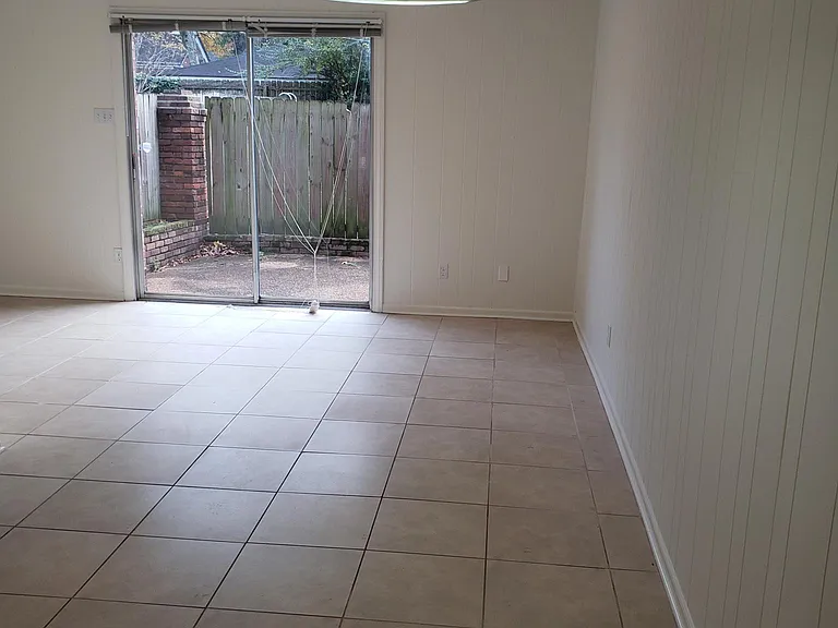 1505 Eastmoreland Ave — Photo 8