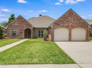 105 Bon Ami Dr, Lafayette, LA 70506