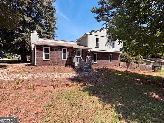 2nd image of 962 Doeskin Dr NW