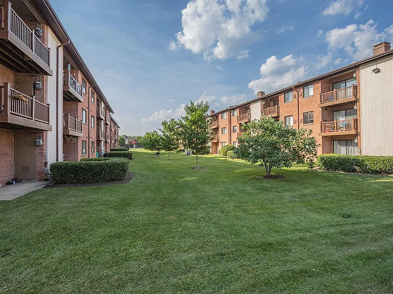 Rose Hill Apartments — Photo 30