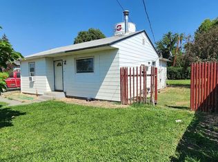 803 Hillcrest St, Grandview, WA
