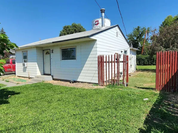 803 Hillcrest St, Grandview, WA 98930