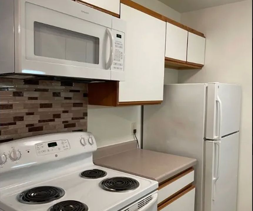 2nd image of 423 E 1st Ave #89A35691