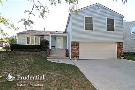 1st image of 215 Longridge Dr