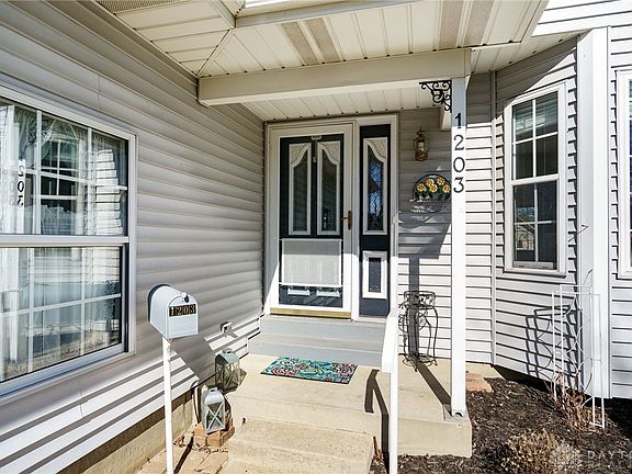 5th image of 1203 Charleston Ct