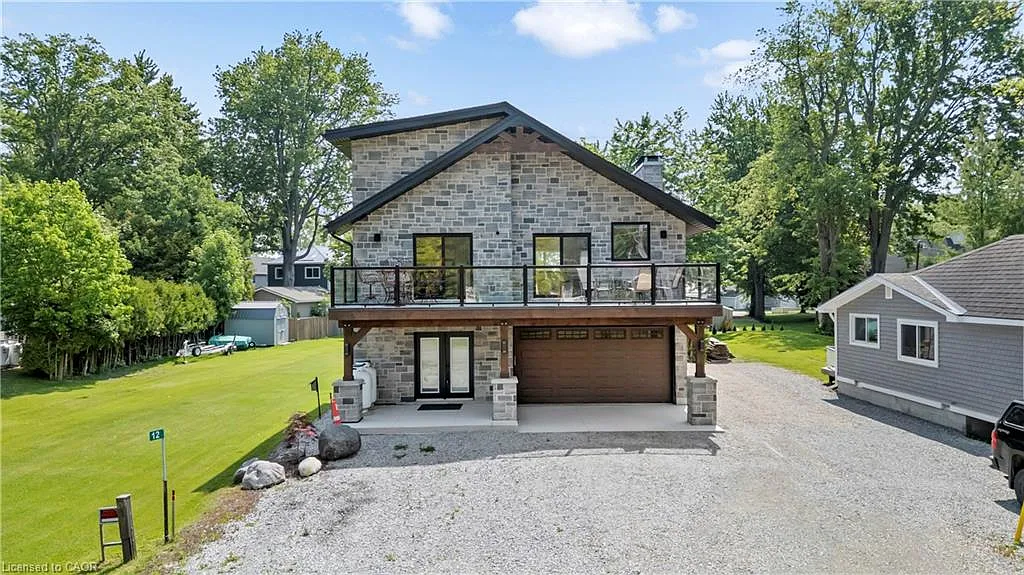 12 Park Lane Cres photo 1