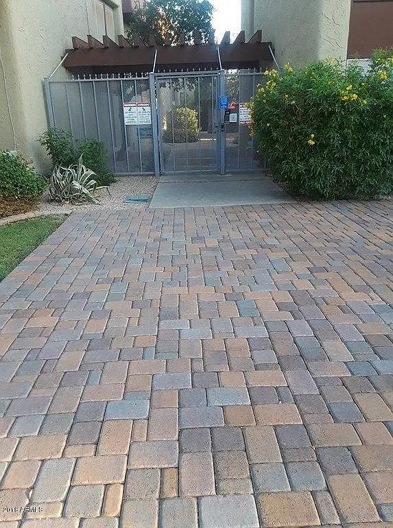 Secure entry - 1701 W Tuckey Ln