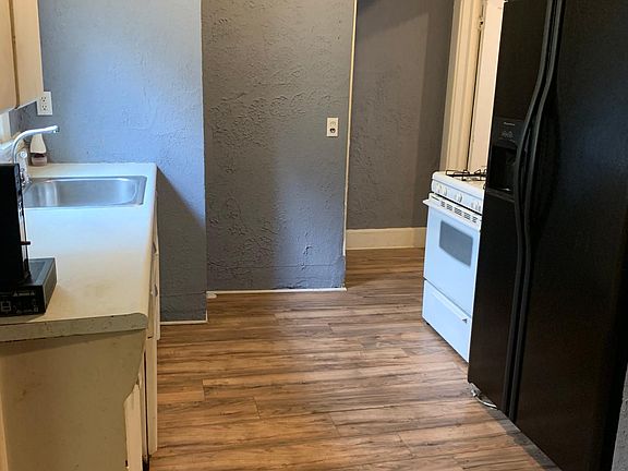3rd image of 329 E Park Ave #2