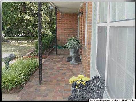 4th image of 8049 Southaven Cir W