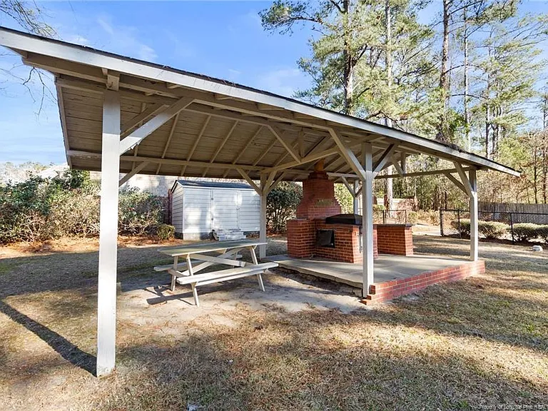 2712 Morganton Rd — Photo 4