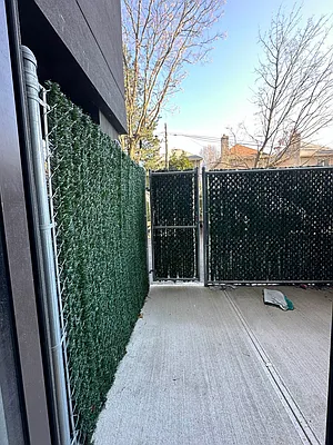 Rented by Artur Gutman, LREB | media 55