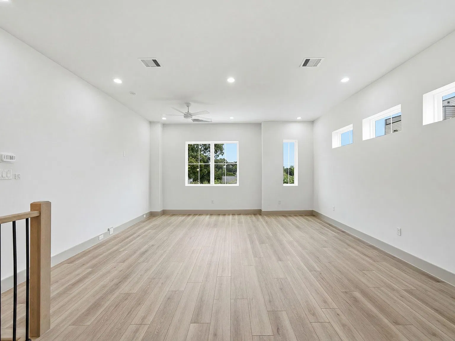 3 bed, 3.5 bath, 1785 sqft, $2,500 — Photo 2