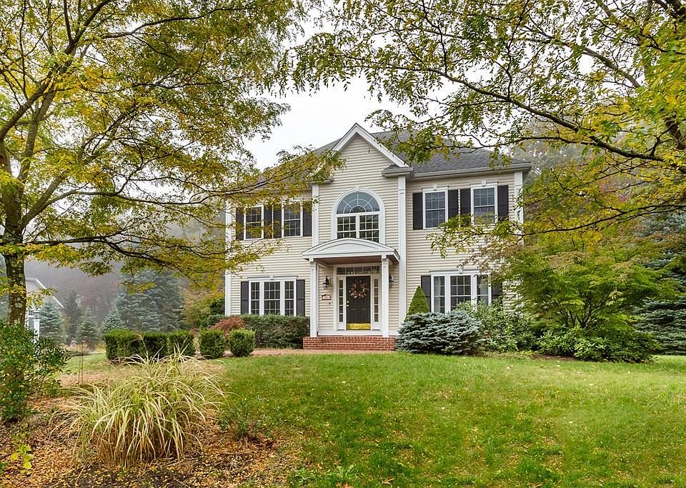 1st image of 16 Berkshire Dr