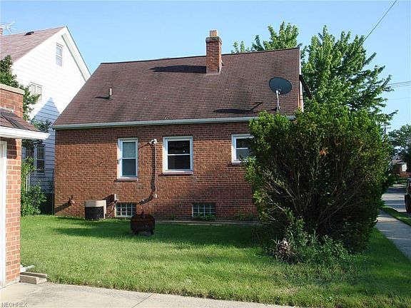 3rd image of 21831 Miller Ave
