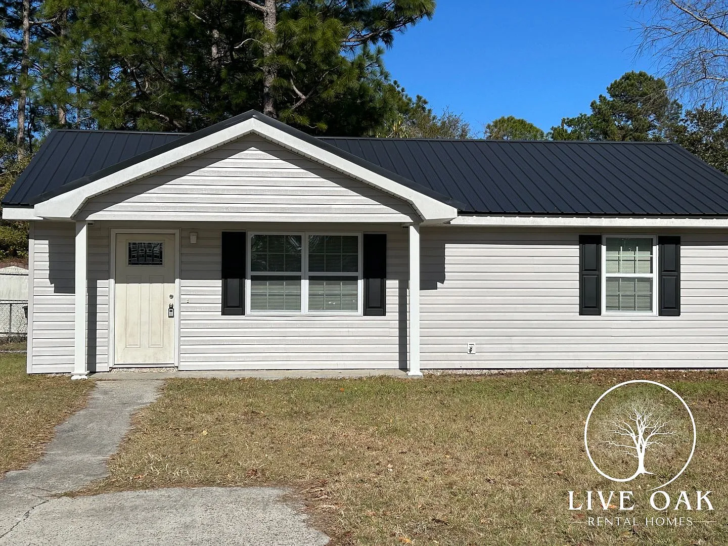Move In Special: $500 Off 1st Month's Rent — Photo 2