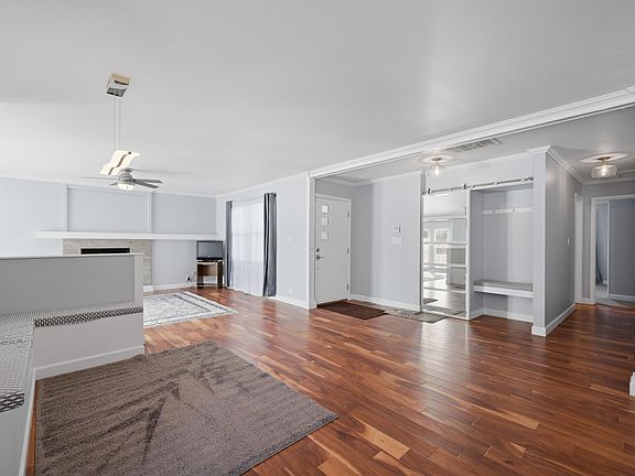 4th image of 8505 W Butternut Rd