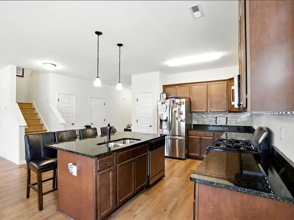 121 Meadows Landing Ln, Suffolk, VA 23434
