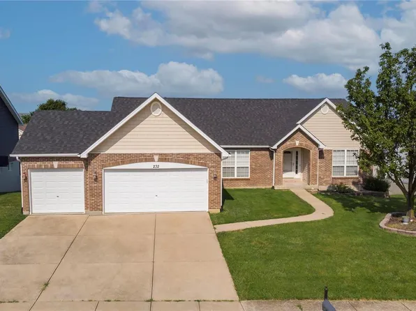 232 Old Chesapeake Dr, Wentzville, MO 63385