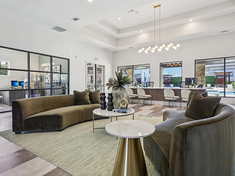 Vine + Vail Townhomes and Apartments — Photo 40