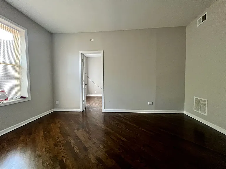 3338 W Ohio St — Photo 6