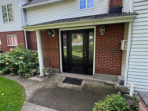 3rd image of 210 Lincoln Park Dr