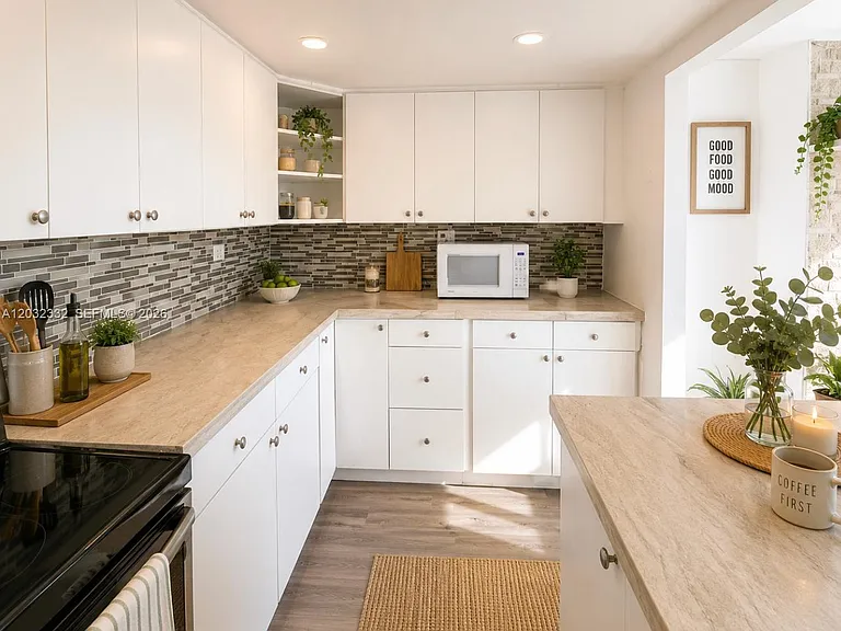 7545 E Treasure Dr #9H — Photo 10