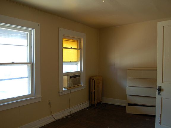 4th image of 403 N Market St #1