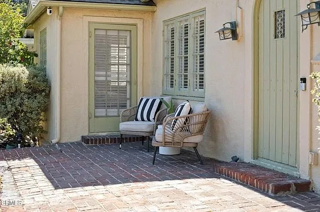 15 Oak Knoll Gardens Dr — Photo 5