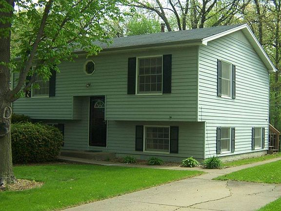 2nd image of 9417 11th St W